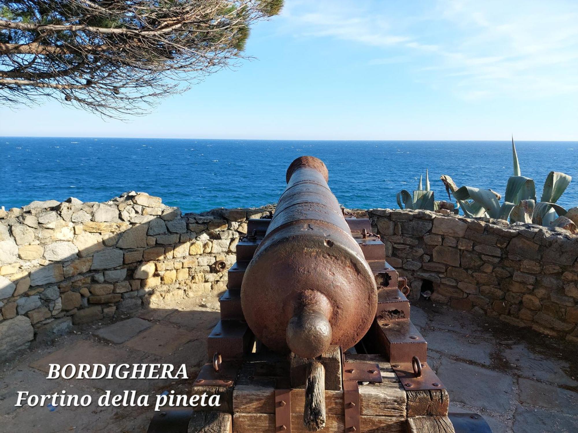 Emozioni Casa Vista Mare Bordighera Bagian luar foto